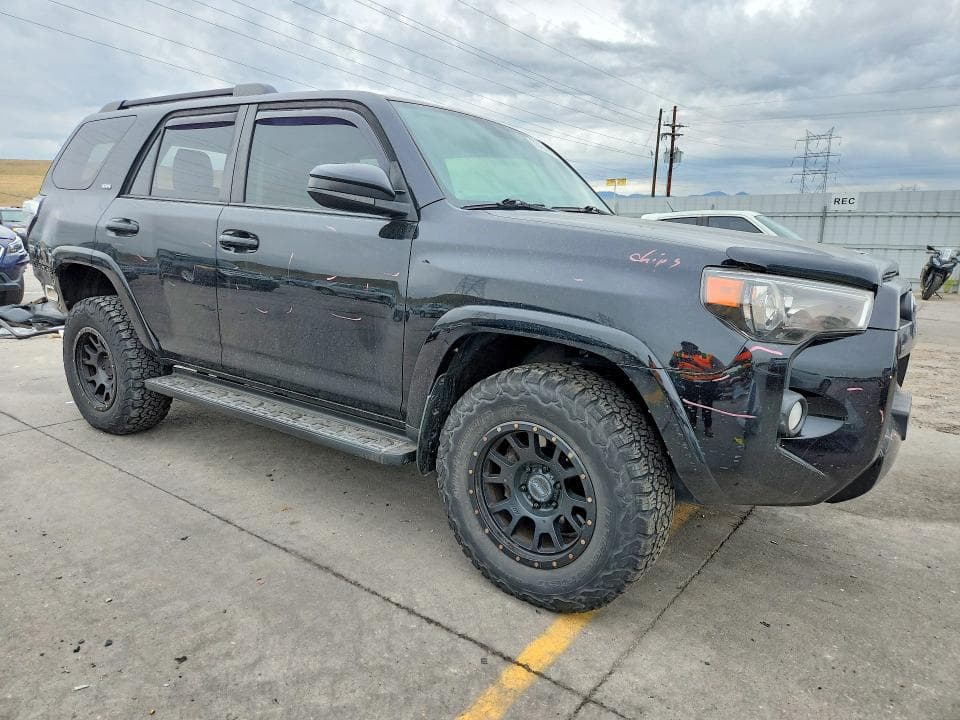 2019 TOYOTA 4RUNNER SR5 4