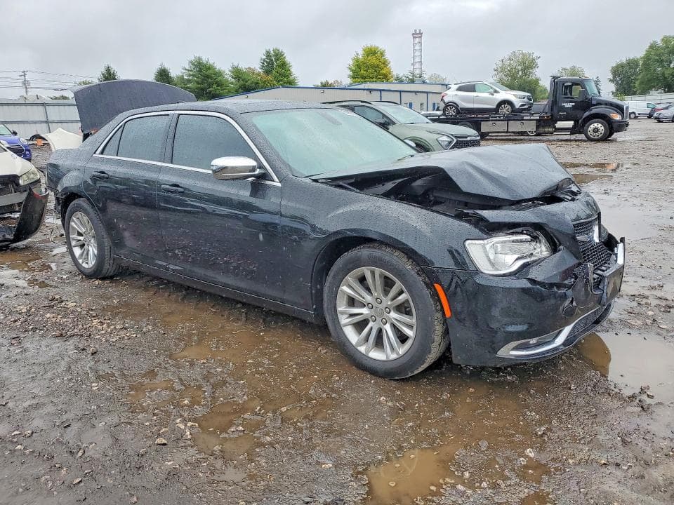 2017 CHRYSLER 300 LIMITED 4