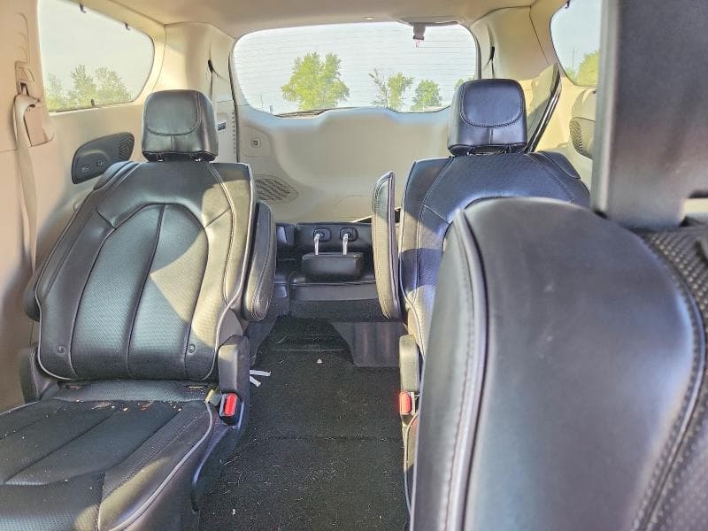 2018 CHRYSLER PACIFICA LIMITED 10