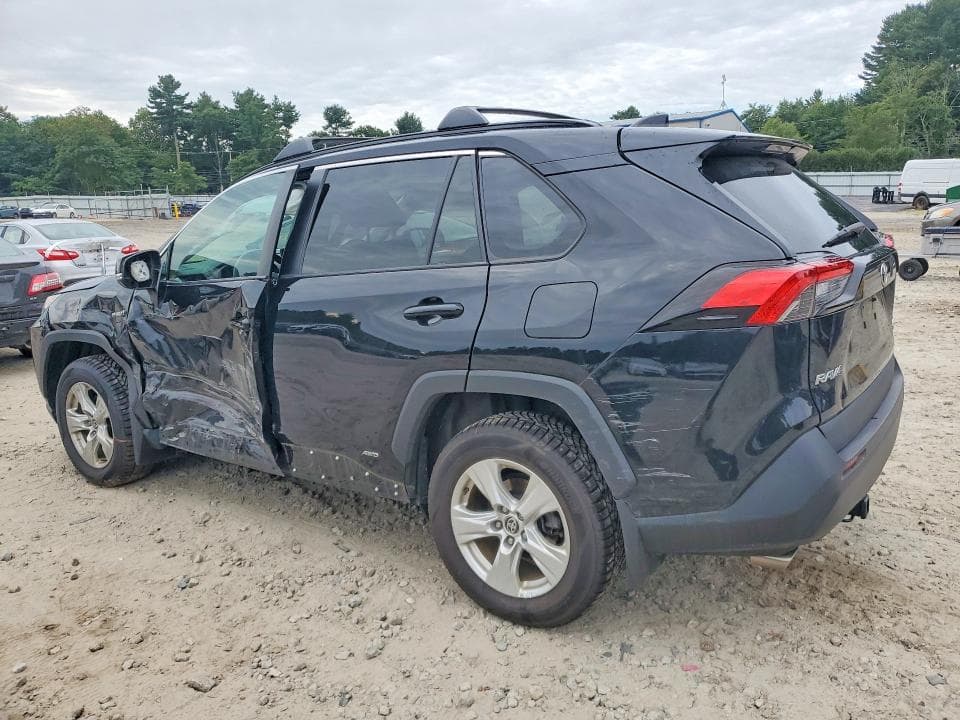 2021 TOYOTA RAV4 XLE 2