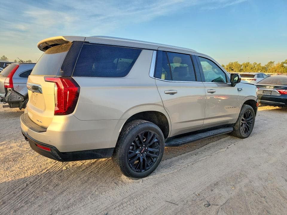 2024 GMC YUKON SLE 3