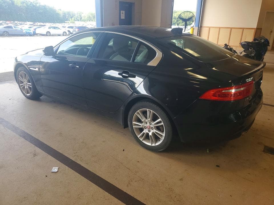 2018 JAGUAR XE PREMIUM 2