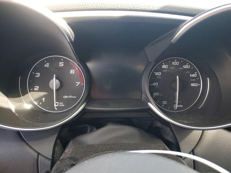 2017 ALFA ROMEO GIULIA TI 9