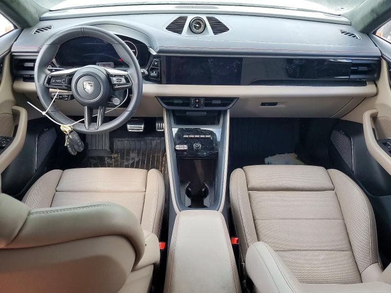 2025 PORSCHE MACAN TURBO 8