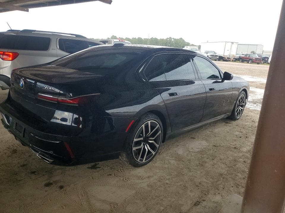 2023 BMW 760 XI 3