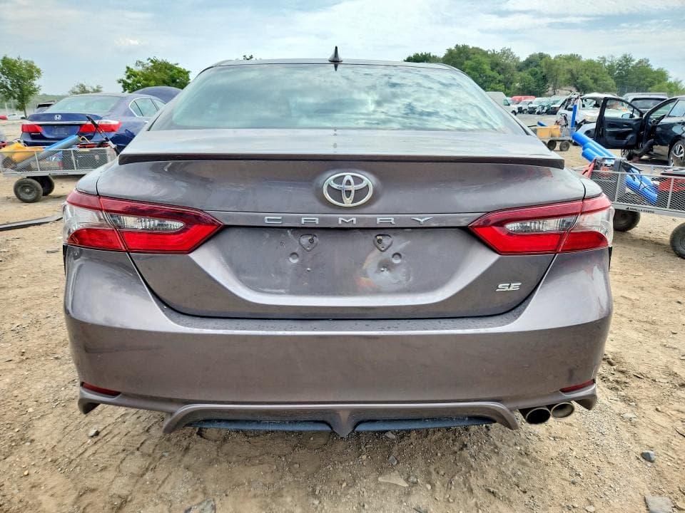 2021 TOYOTA CAMRY SE 6