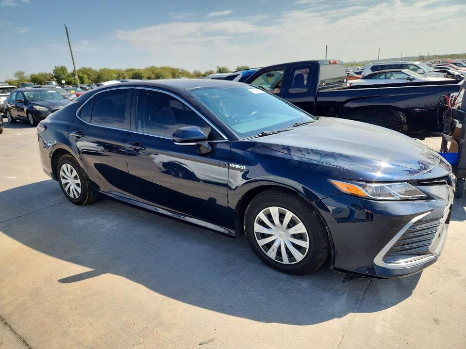 2021 TOYOTA CAMRY LE 4