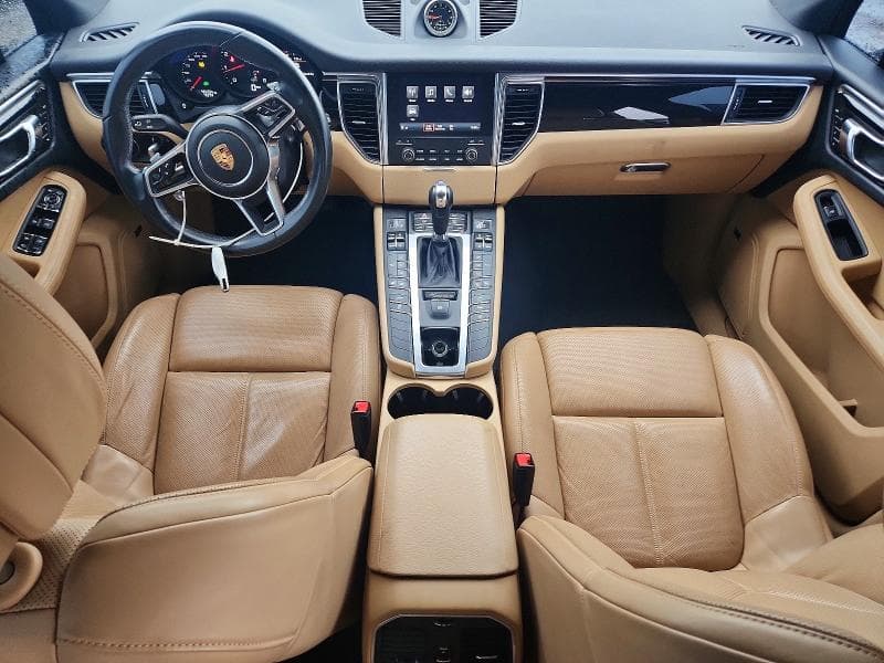 2018 PORSCHE MACAN 8