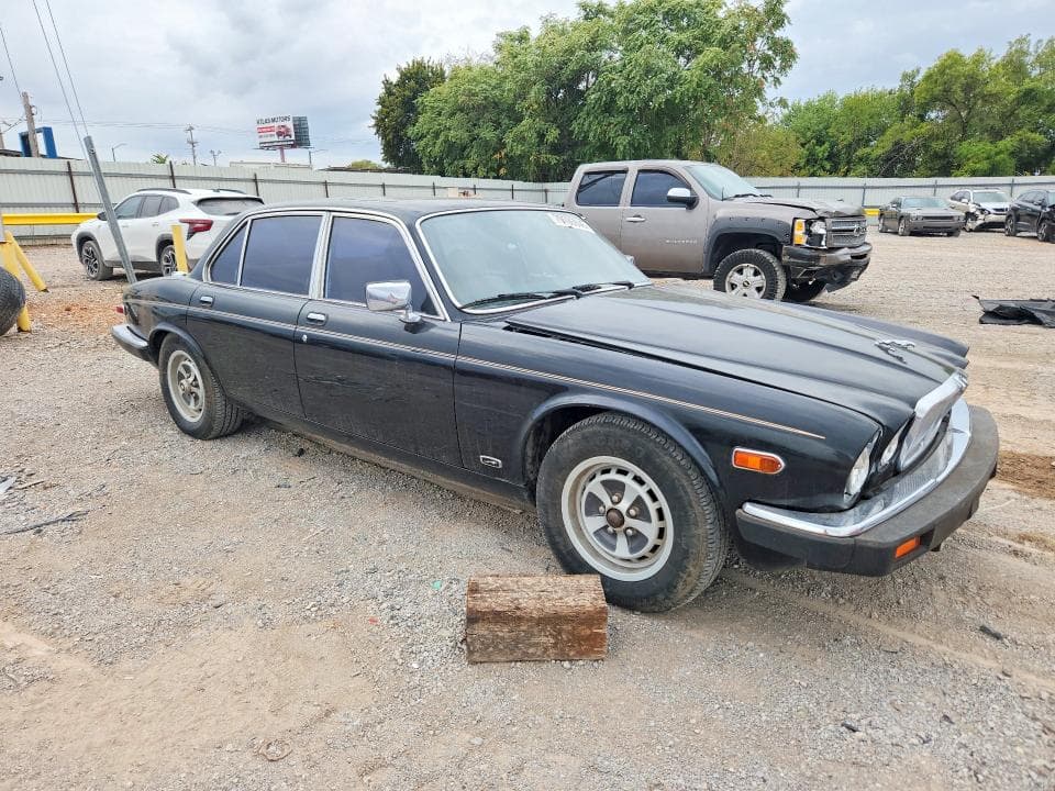 1984 JAGUAR XJ6 4