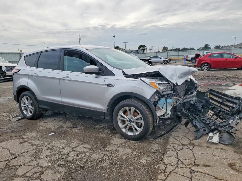 2017 FORD ESCAPE SE 4
