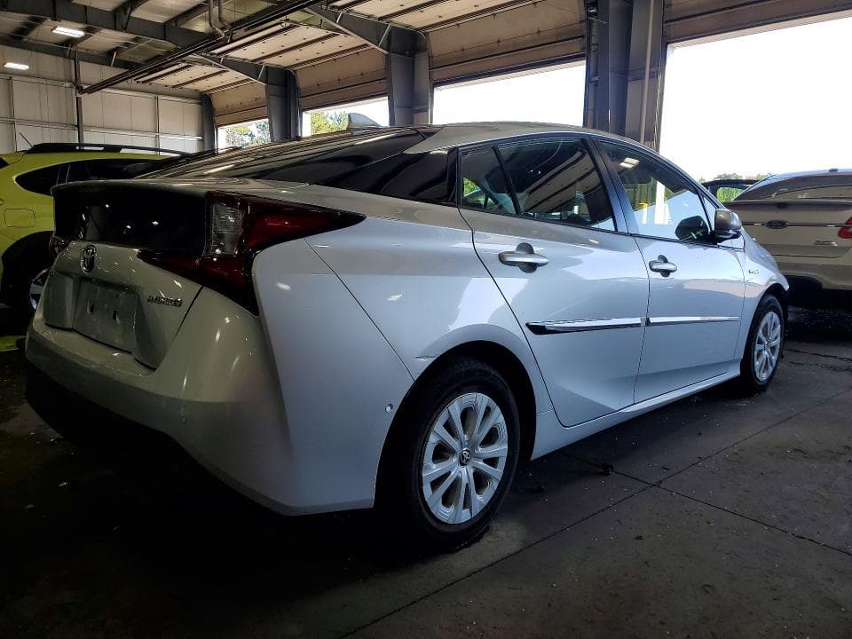 2019 TOYOTA PRIUS LE 3