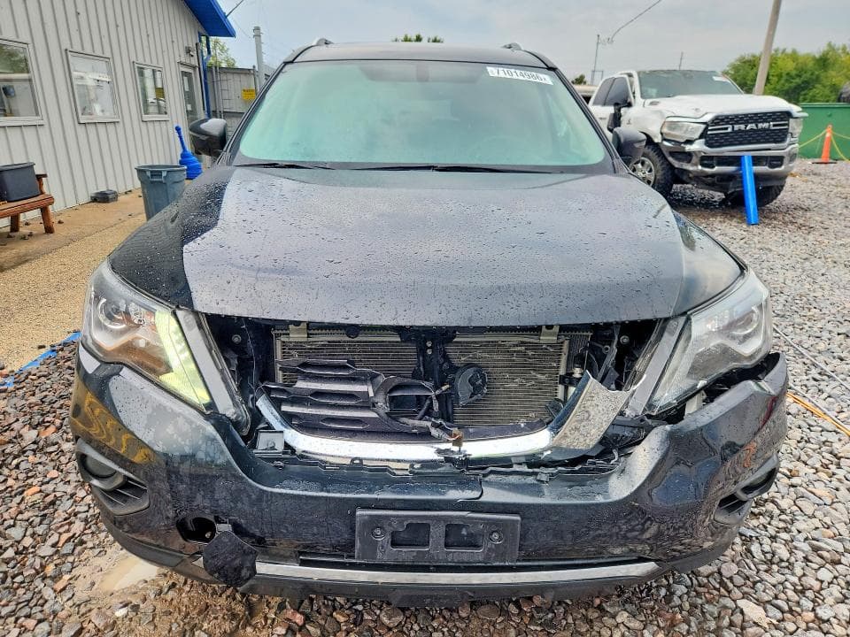 2017 NISSAN PATHFINDER PLATINUM 5
