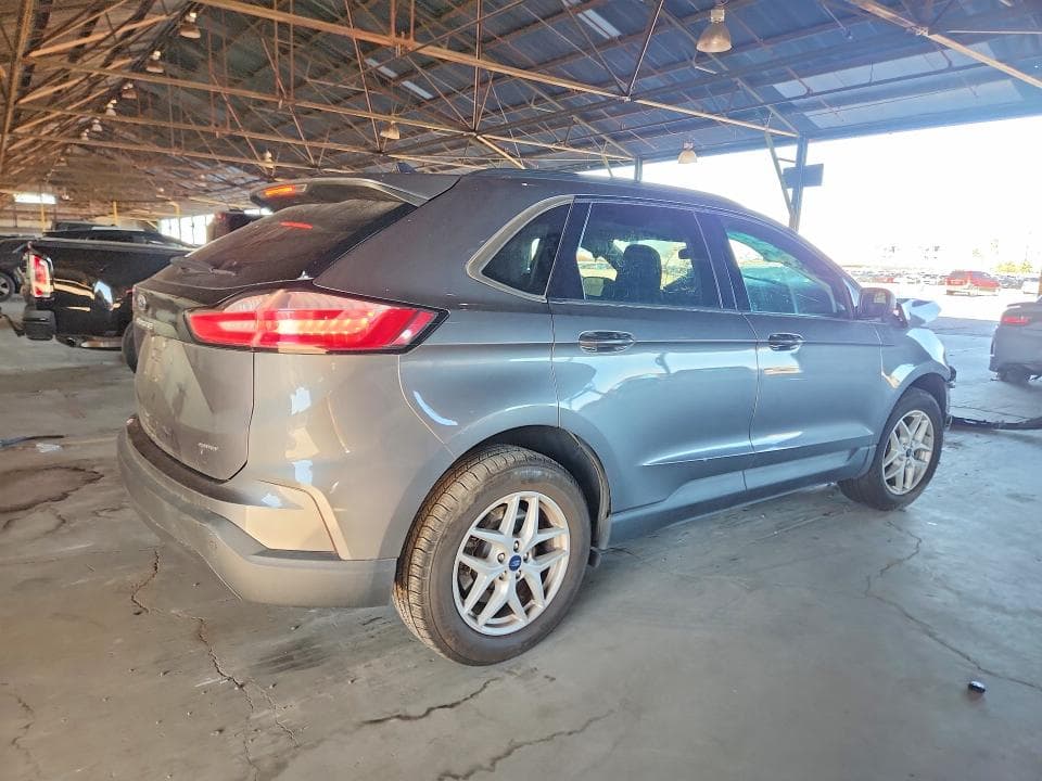 2021 FORD EDGE SE 3