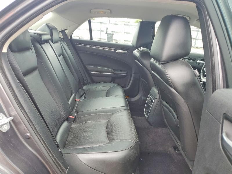 2018 CHRYSLER 300 LIMITED 10