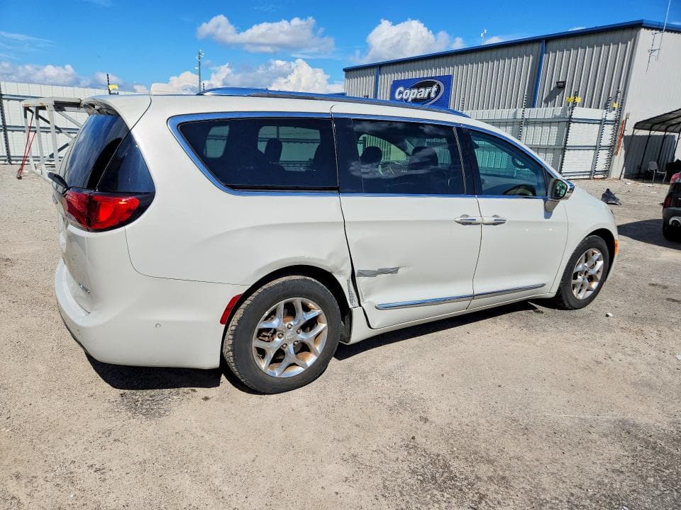 2017 CHRYSLER PACIFICA LIMITED 3