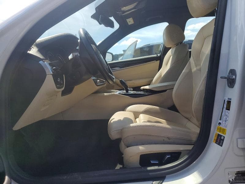 2019 BMW 530E 7