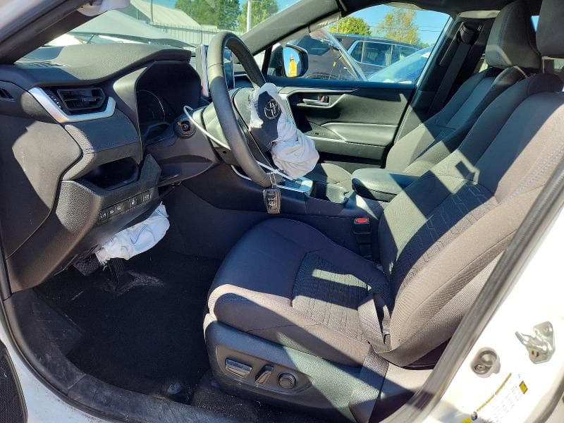 2023 TOYOTA RAV4 SE 7