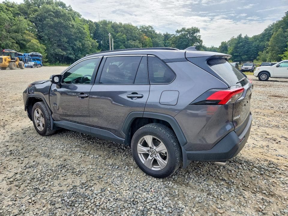2025 TOYOTA RAV4 XLE 2