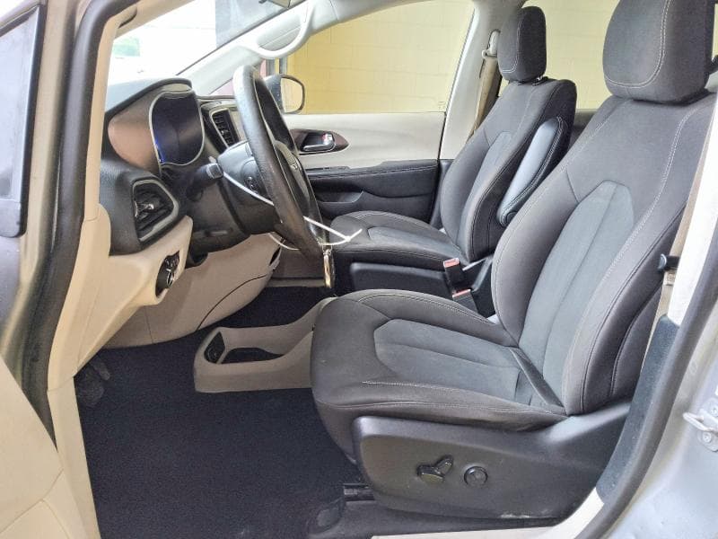 2021 CHRYSLER VOYAGER LX 7