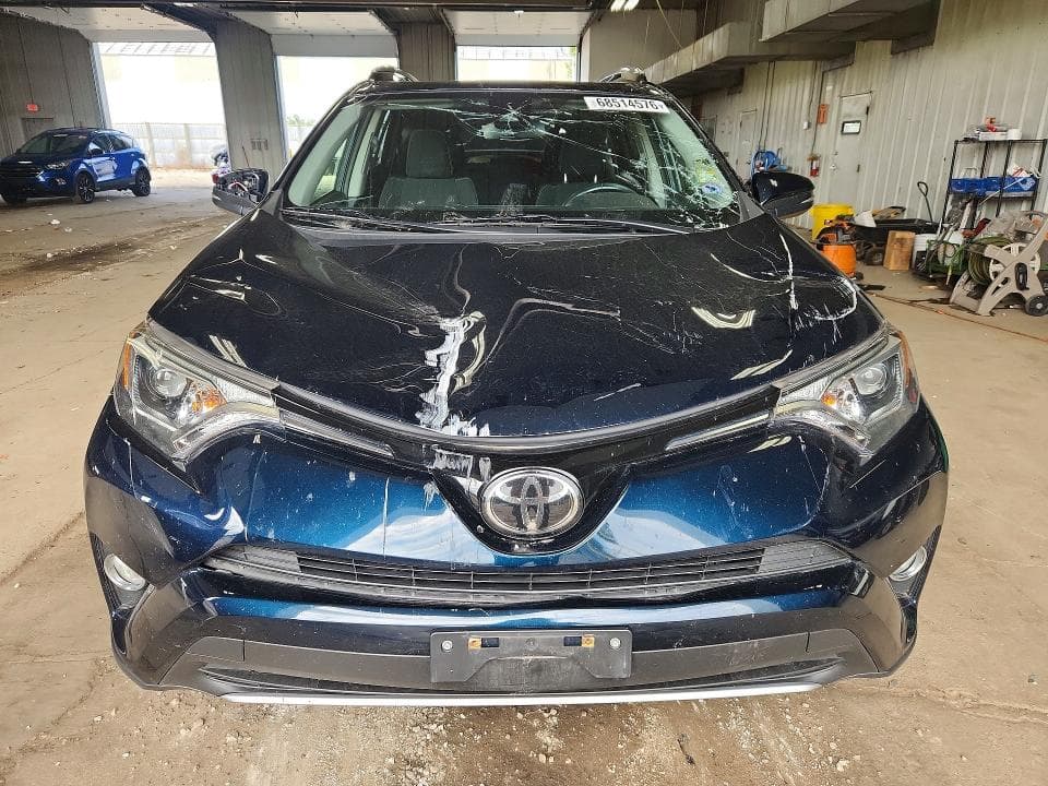 2018 TOYOTA RAV4 XLE 5