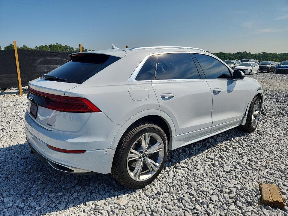 2023 AUDI Q8 PREMIUM 3