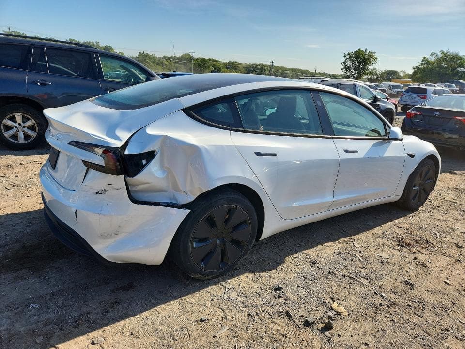 2025 TESLA MODEL 3 3