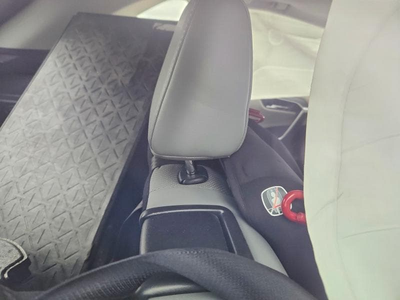 2020 TOYOTA RAV4 LIMITED 11