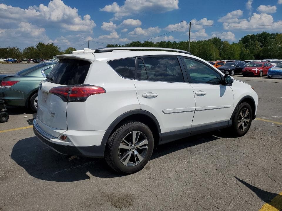 2017 TOYOTA RAV4 XLE 3