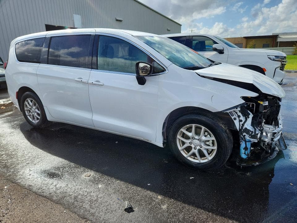 2026 CHRYSLER PACIFICA SELECT 4