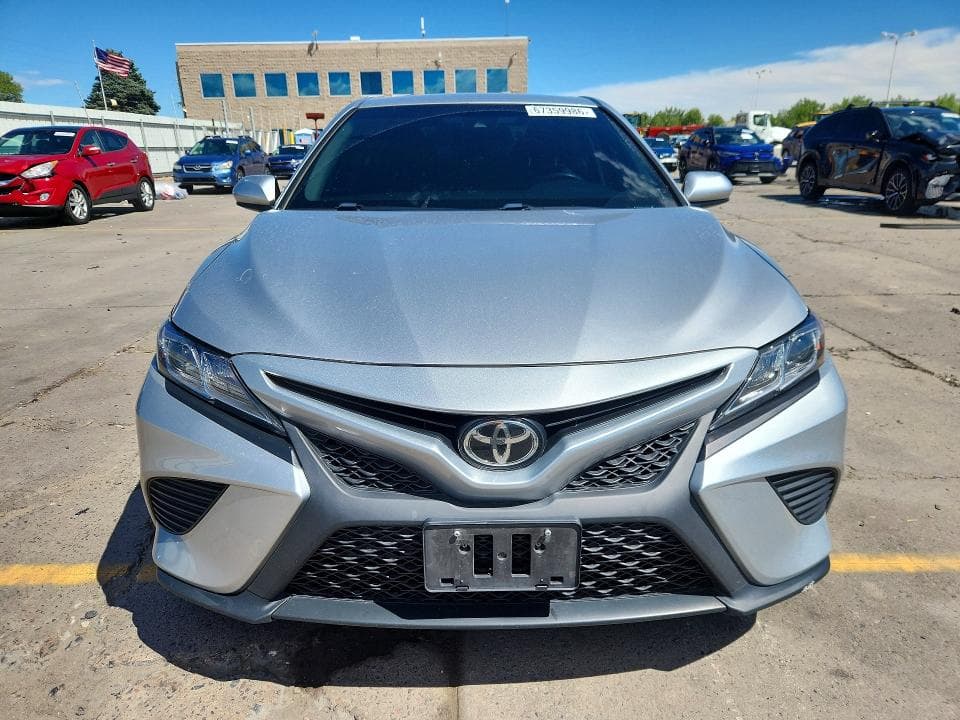 2018 TOYOTA CAMRY SE 5