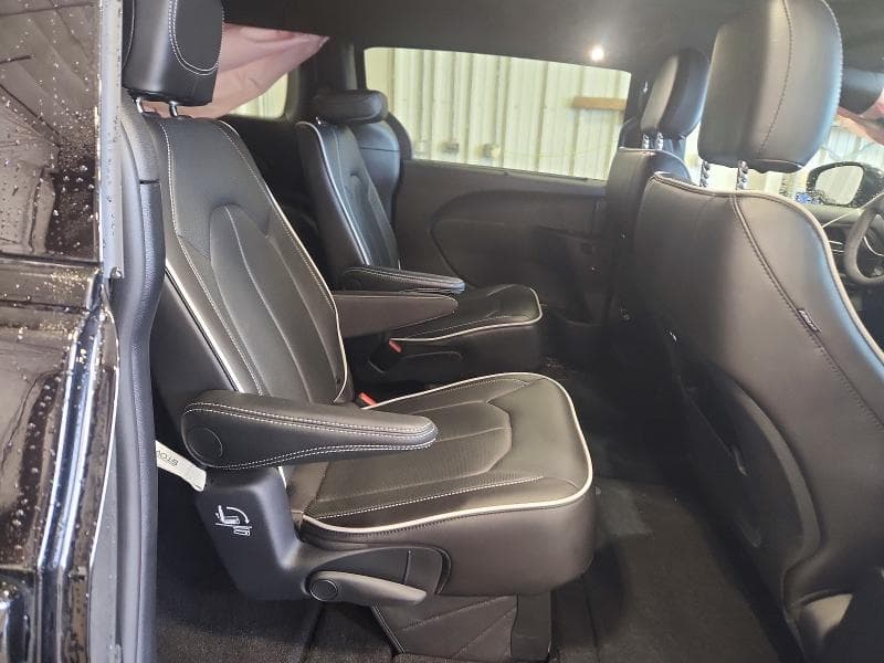 2027 CHRYSLER PACIFICA LIMITED 11