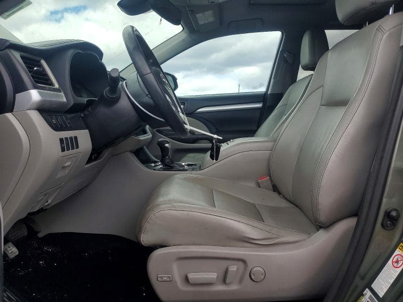 2017 TOYOTA HIGHLANDER XLE 7