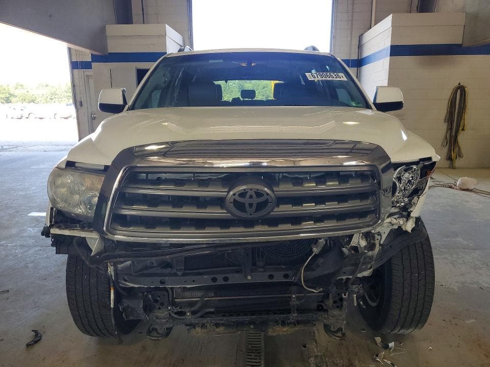 2017 TOYOTA SEQUOIA SR5 5
