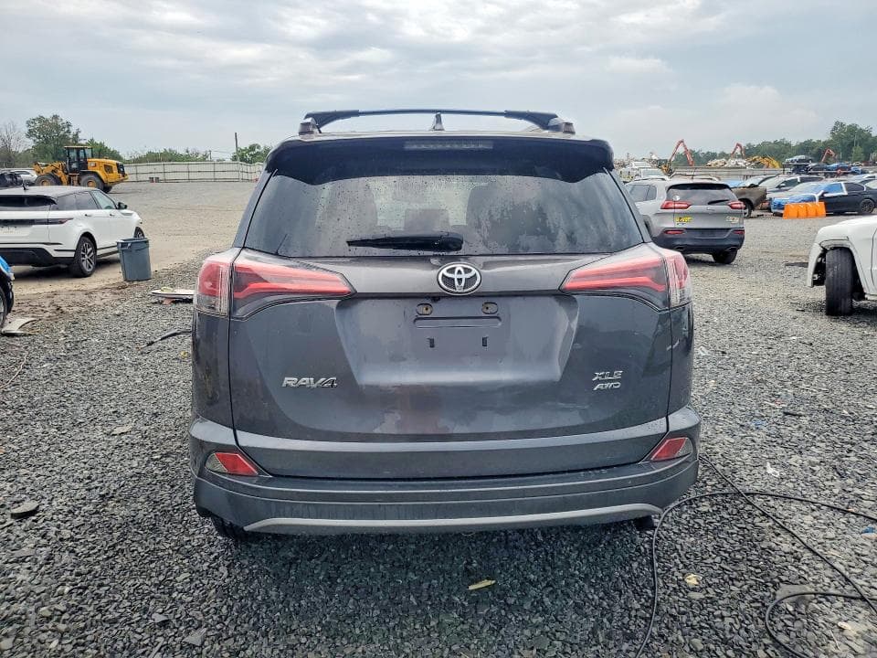 2018 TOYOTA RAV4 XLE 6