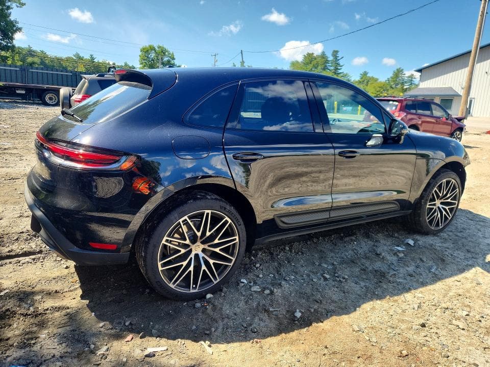 2026 PORSCHE MACAN BASE 3