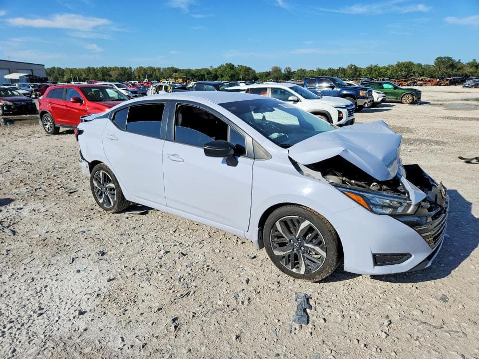 2024 NISSAN VERSA SR 4
