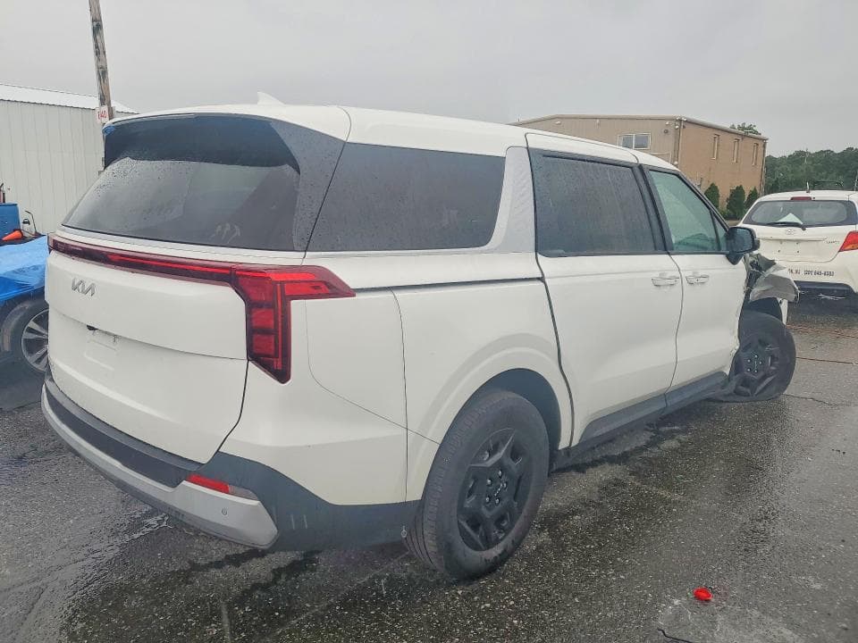 2025 KIA CARNIVAL LXS 3
