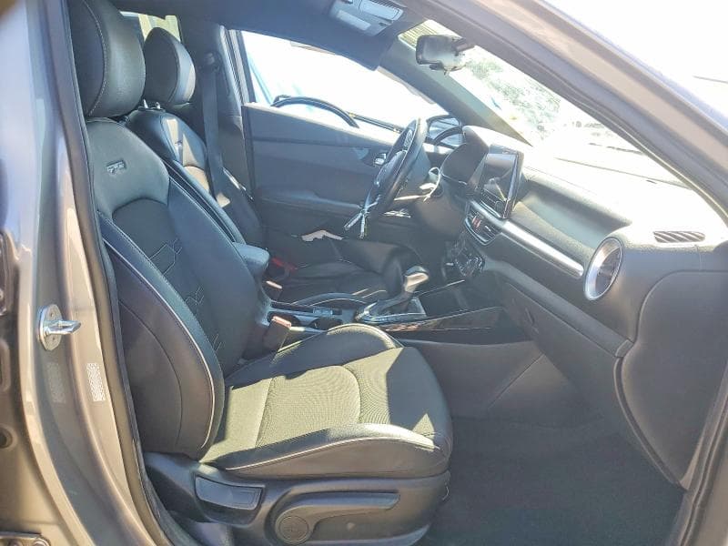 2023 KIA FORTE GT LINE 7