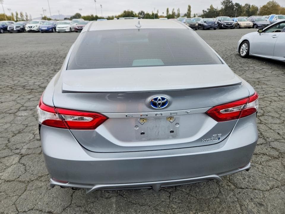 2020 TOYOTA CAMRY SE 6