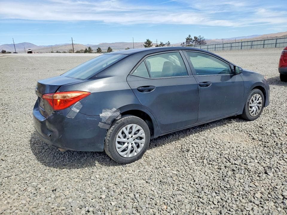 2017 TOYOTA COROLLA LE 3