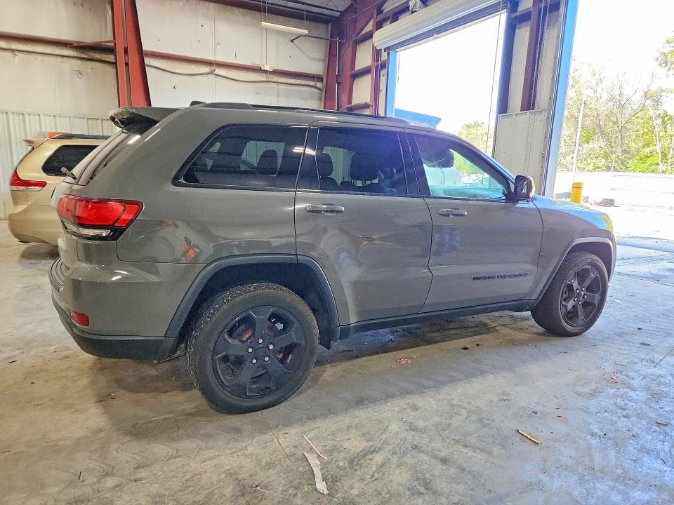 2019 JEEP GRAND CHEROKEE LAREDO 3