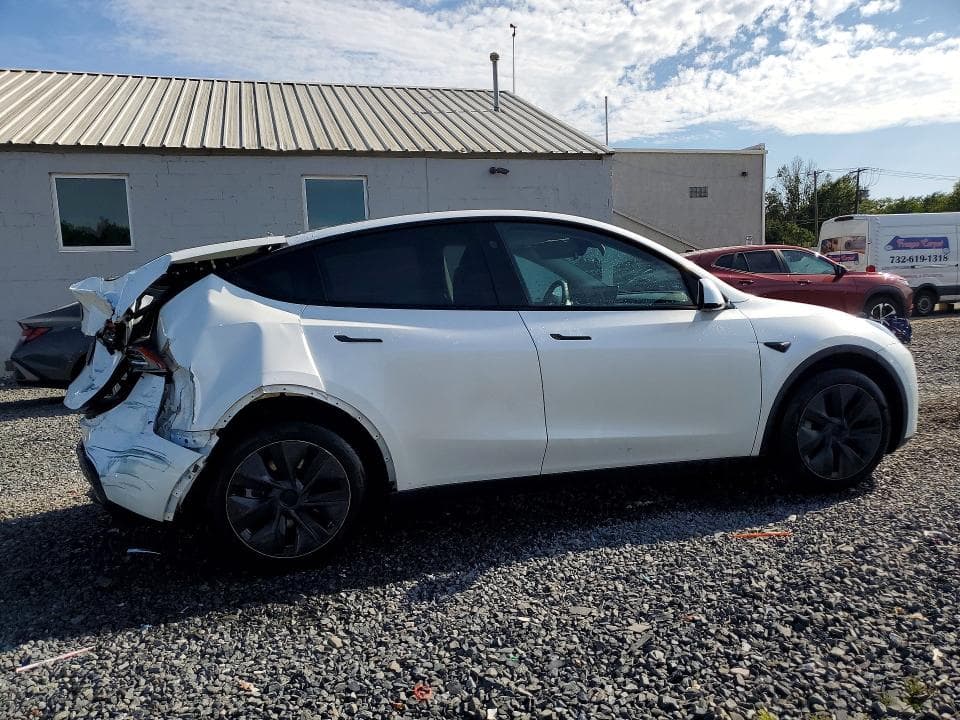 2024 TESLA MODEL Y 3