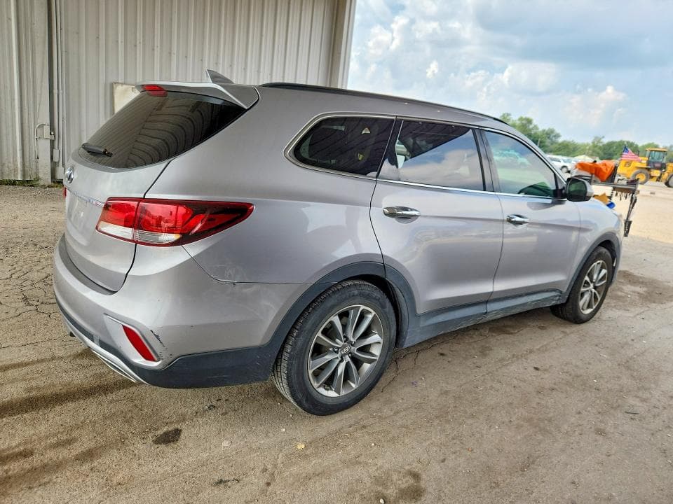 2017 HYUNDAI SANTA FE SE 3