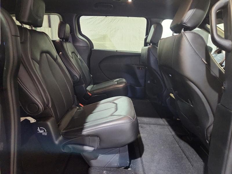 2027 CHRYSLER PACIFICA SELECT 11