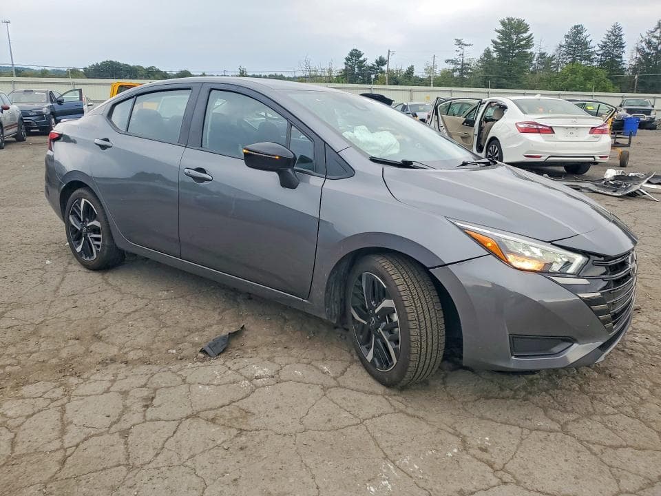 2025 NISSAN VERSA SR 4