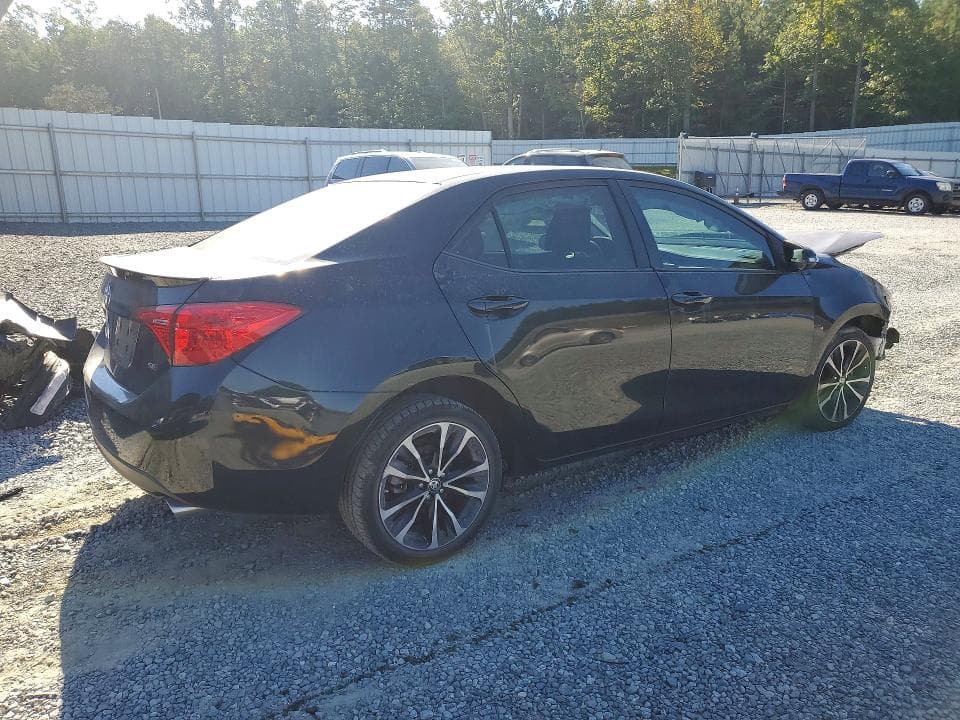 2019 TOYOTA COROLLA SE 3