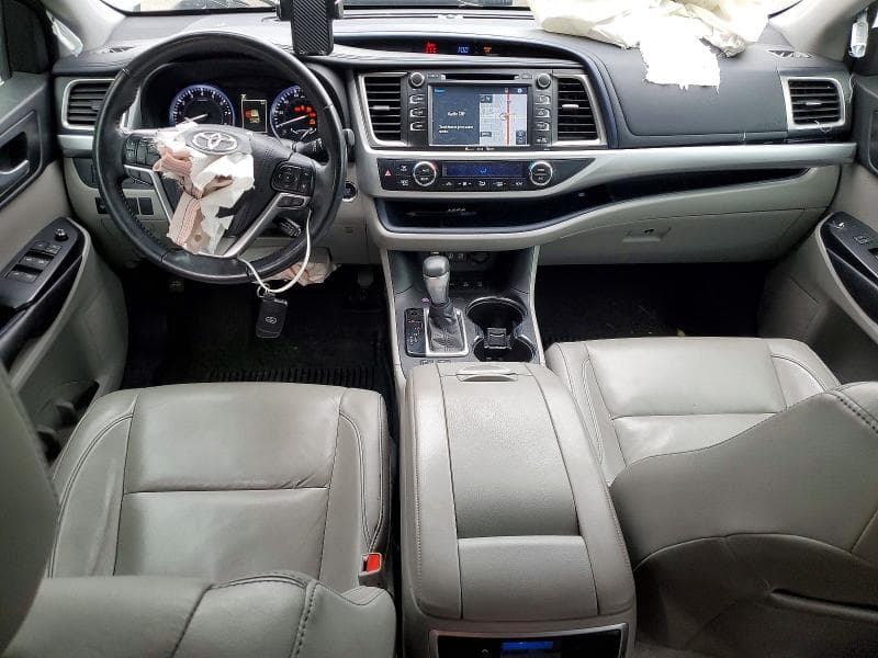 2018 TOYOTA HIGHLANDER XLE 8