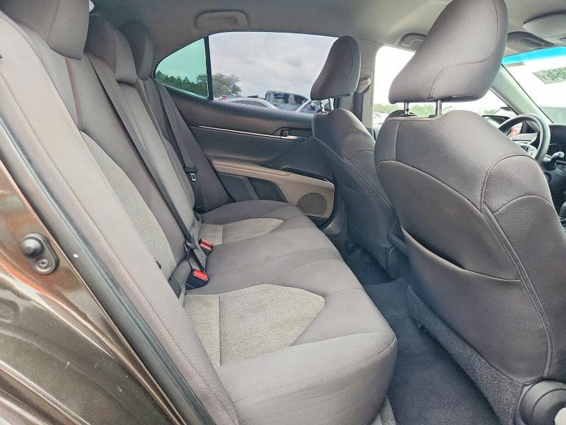 2018 TOYOTA CAMRY LE 10