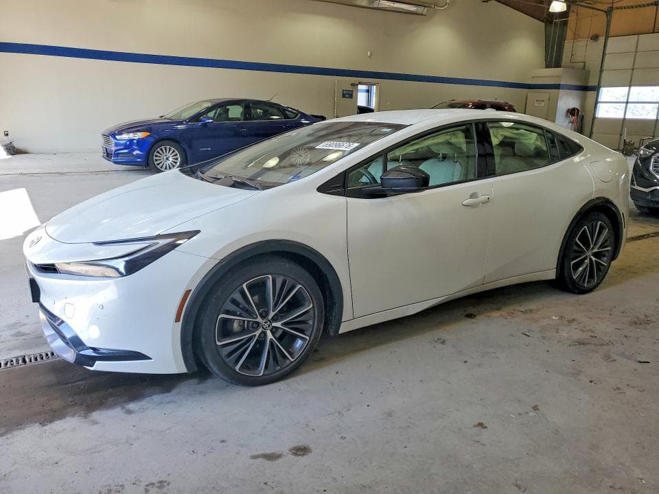 2024 TOYOTA PRIUS XLE