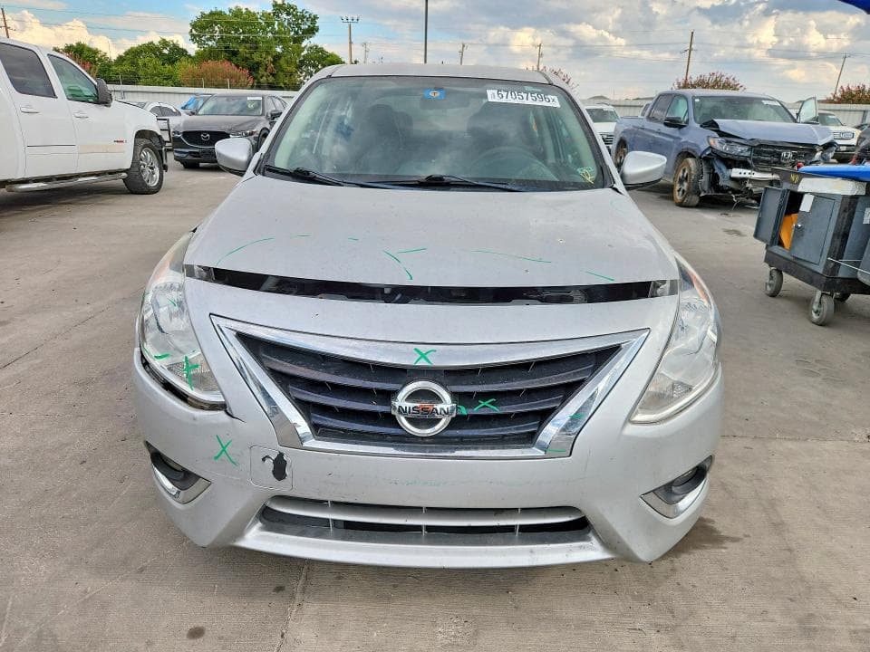 2018 NISSAN VERSA SV 5